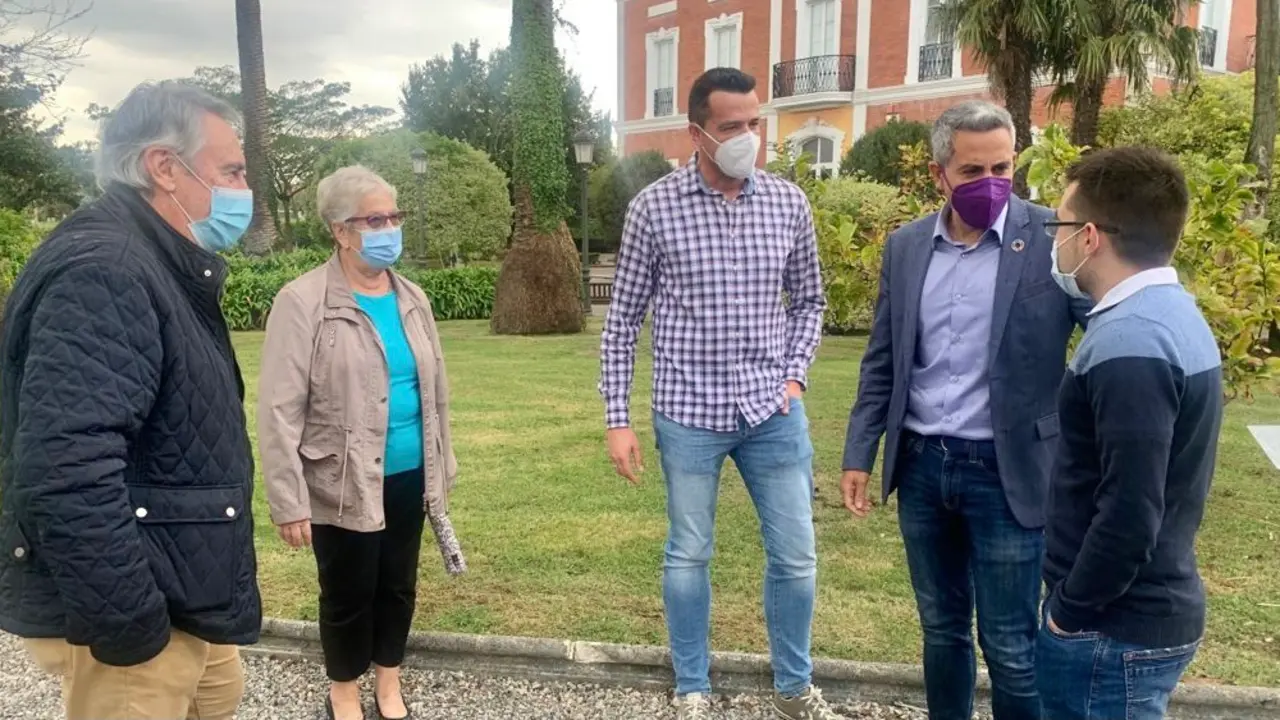 Pablo Zuloaga se re&uacute;ne con los socialistas de Polanco