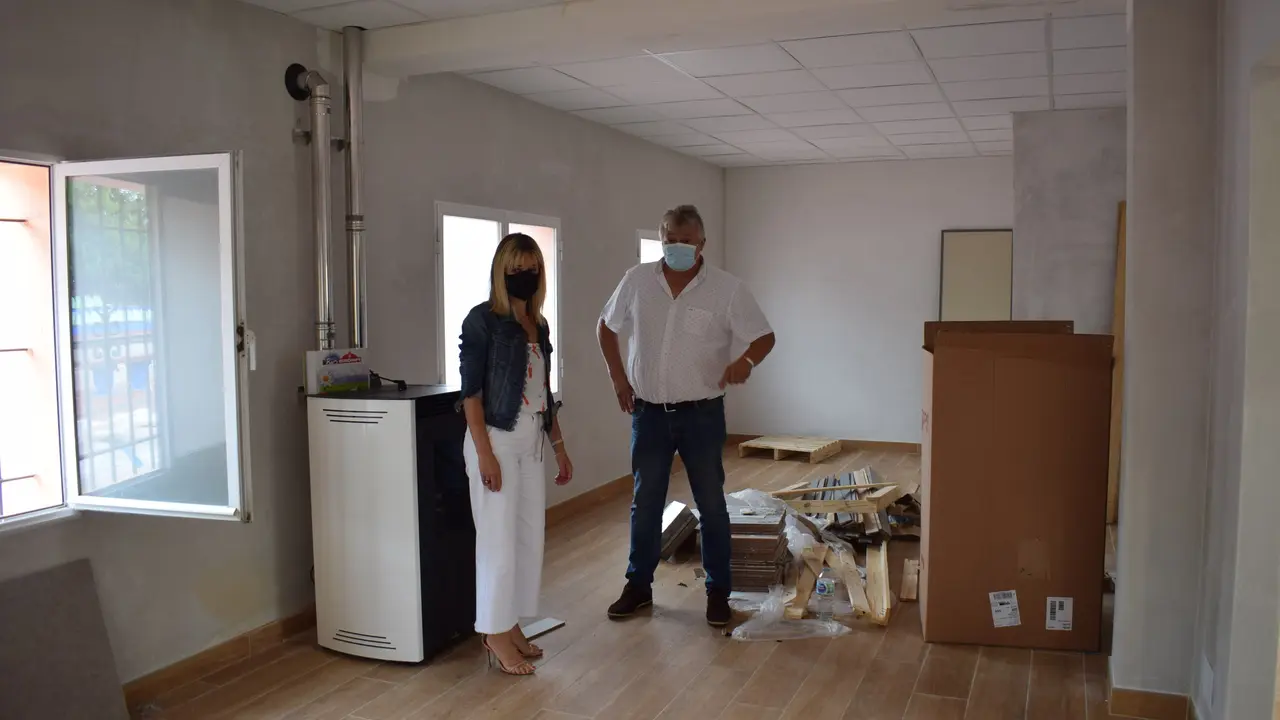 La alcaldesa de Pi&eacute;lagos, Ver&oacute;nica Samperio, visita el futuro espacio para la tercera edad