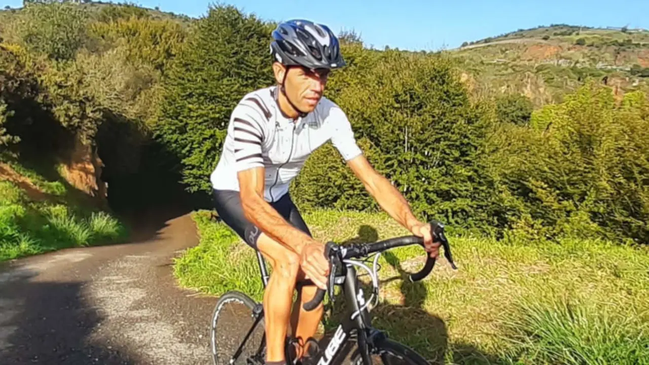 Borja Ortiz a bordo de su bicicleta