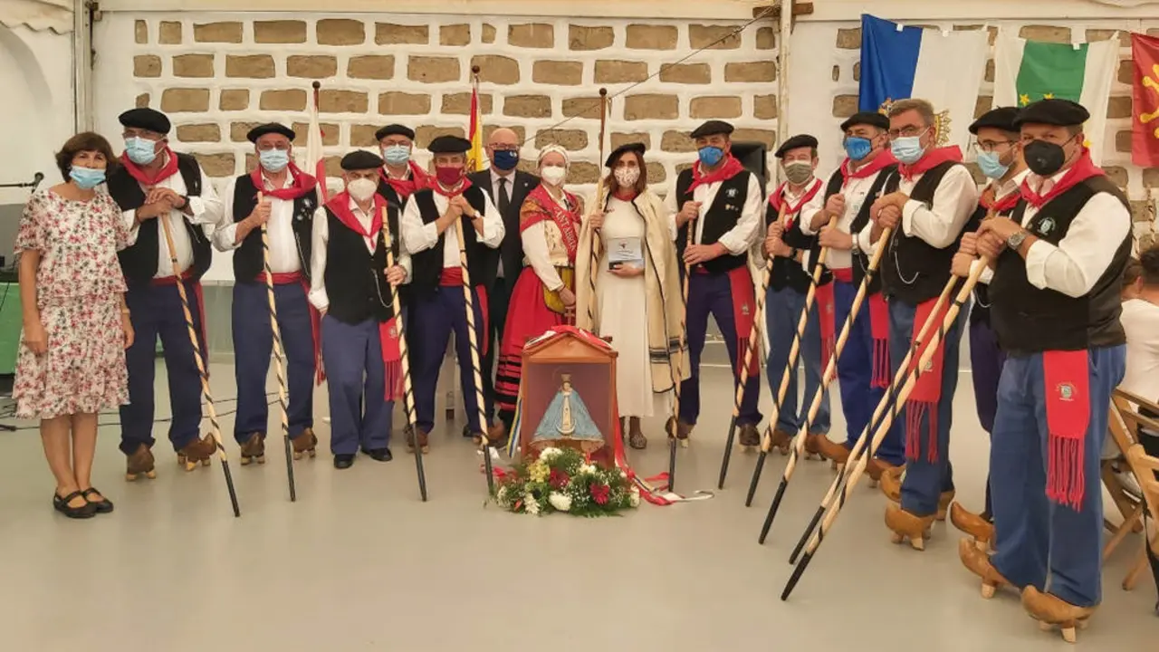 La consejera de Presidencia, Interior, Justicia y Acción Exterior, Paula Fernández, asiste a la celebración de La Bien Aparecida de la Casa de Cantabria en Las Palmas