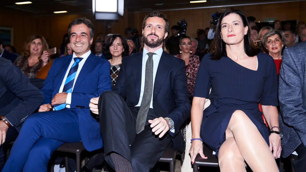 El diputado en el Congreso, Diego Movellán; el presidente del PP, Pablo Casado, y la alcaldesa de Santander, Gema Igual