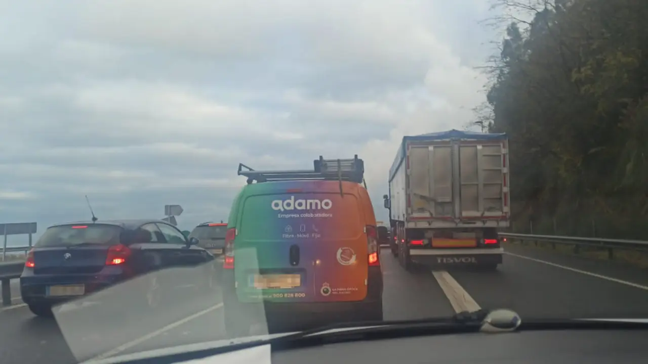 Atasco en la A-67 por el accidente en Gornazo