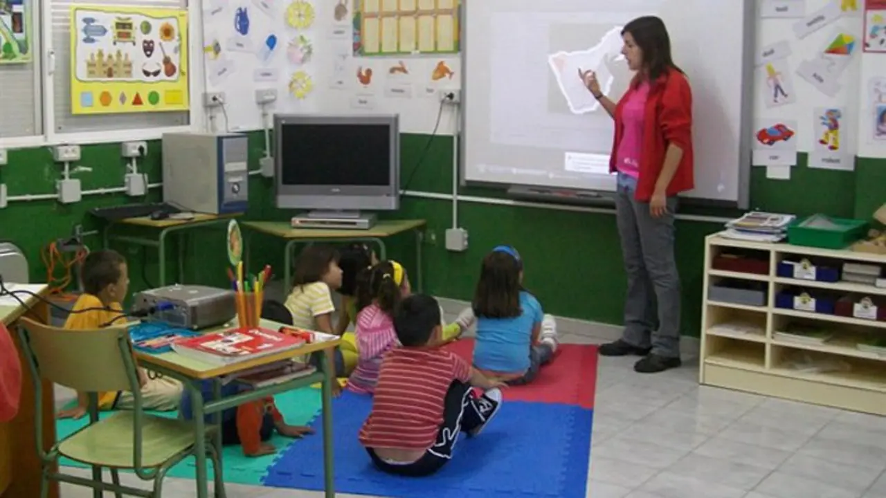 Los sindicatos consideran que hay "falta de transparencia" en la gesti&oacute;n de las plantillas