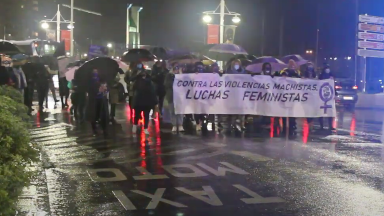 M&aacute;s de un millar de personas claman poner "pie en pared" contra la violencia machista