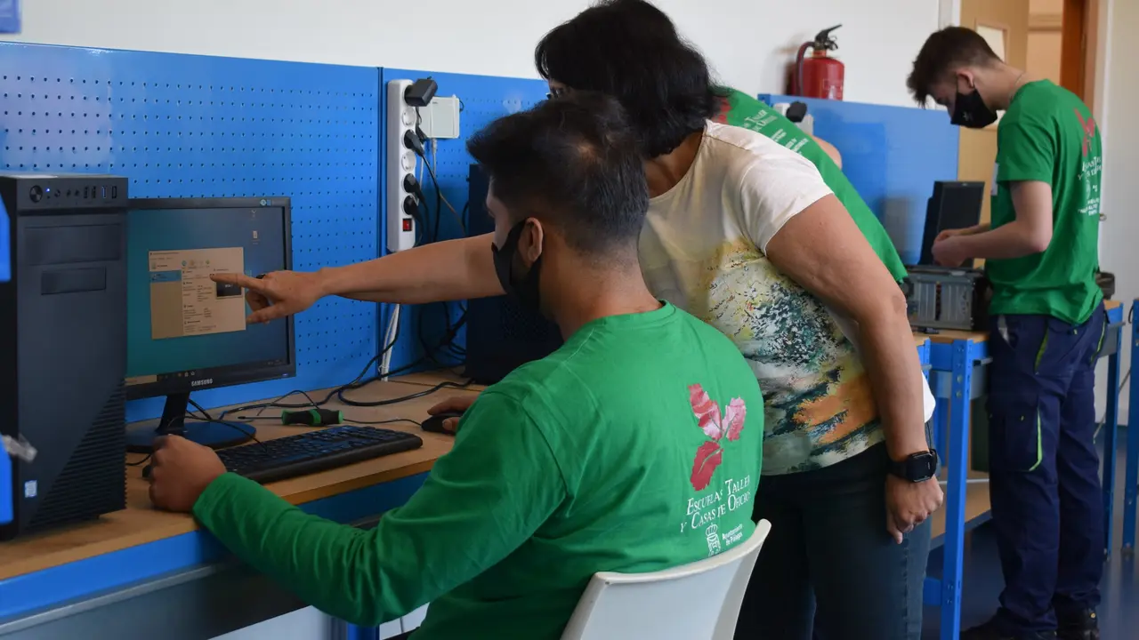 Escuela Taller en Pi&eacute;lagos