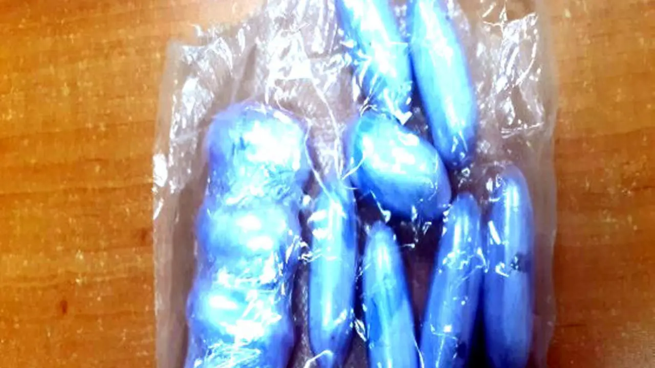 Bellotas de cocaína incautadas al detenido