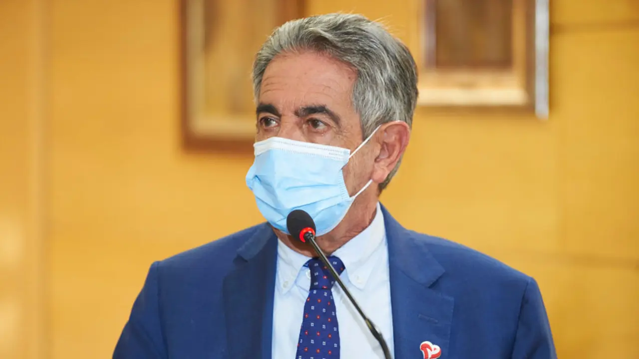 El presidente de Cantabria, Miguel Ángel Revilla, durante una comparecencia