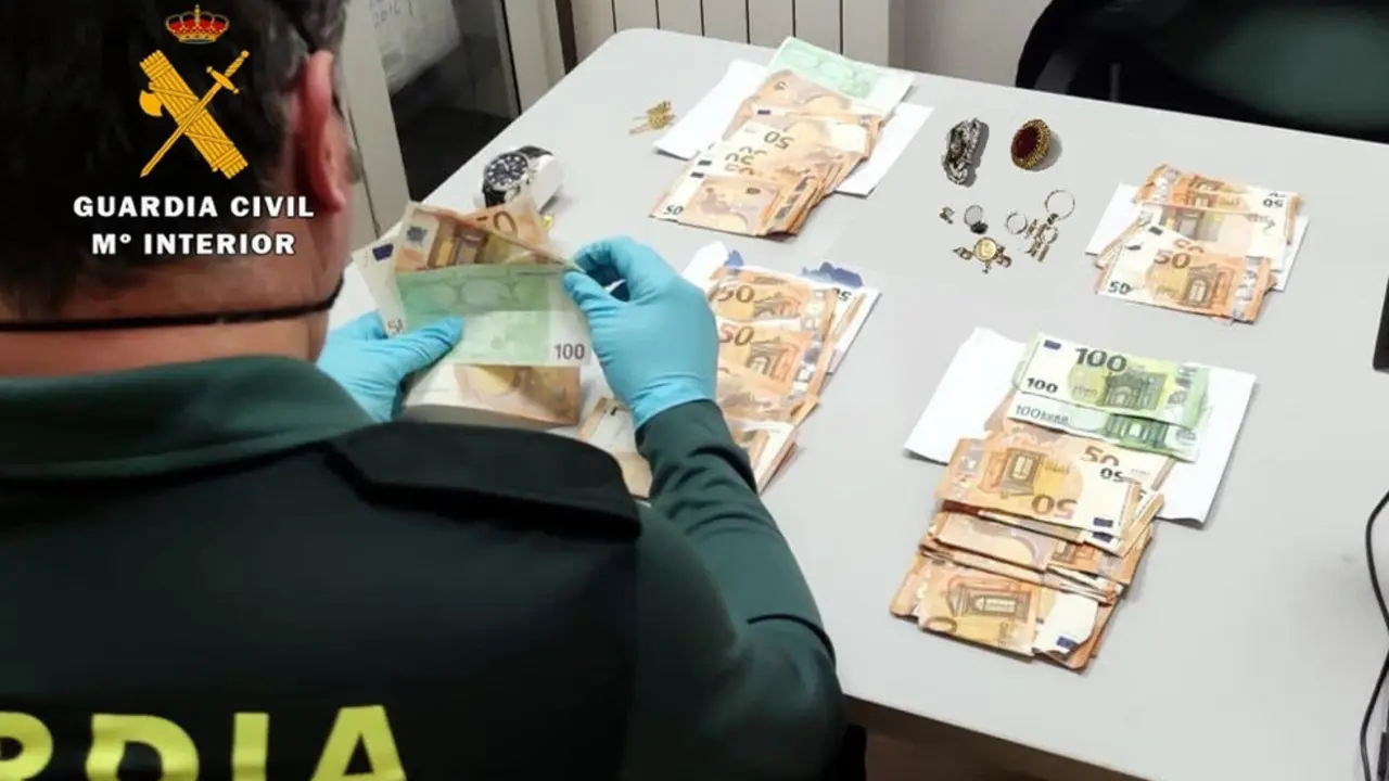 Dinero intervenido en los robos