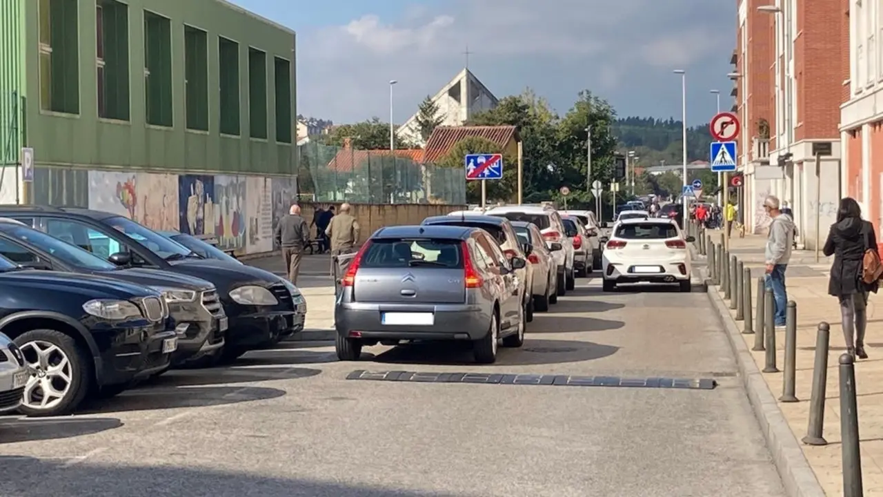 Coches mal estacionados
