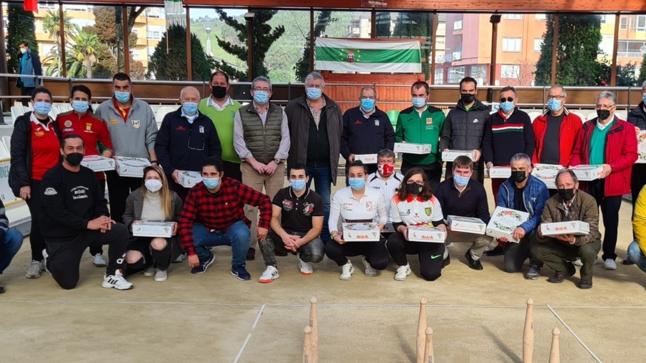 Ganadores de El 'Rosco' solidario de bolo palma de Pi&eacute;lagos