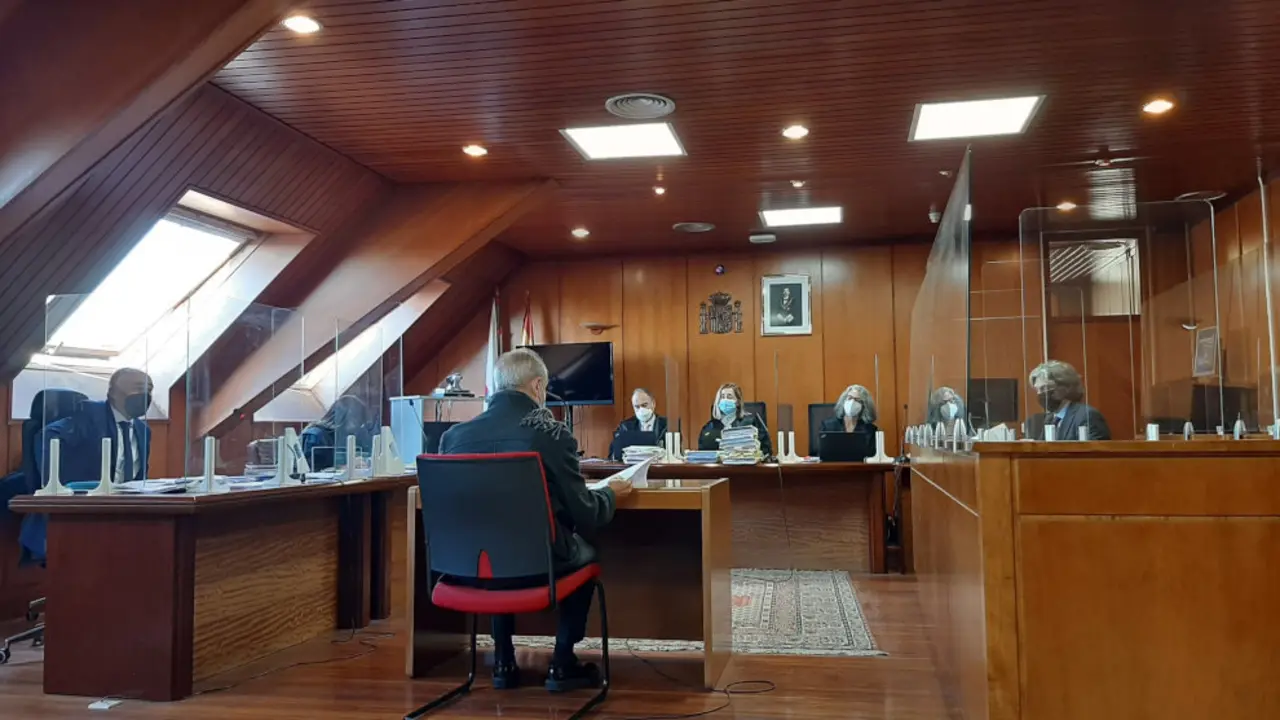 Juicio al expresidente de la Federación Cántabra de Fútbol en la Audiencia Provincial