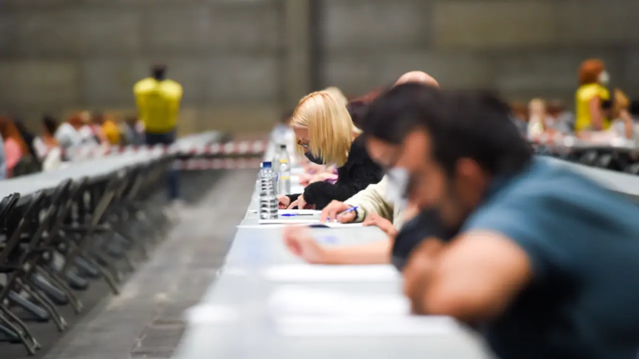 Cientos de personas se examinan