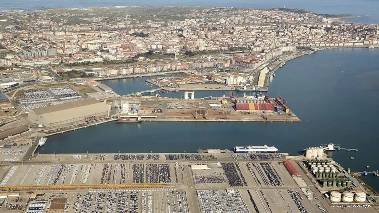 Las concertinas del Puerto de Santander han vuelto a dividir a PRC y PSOE