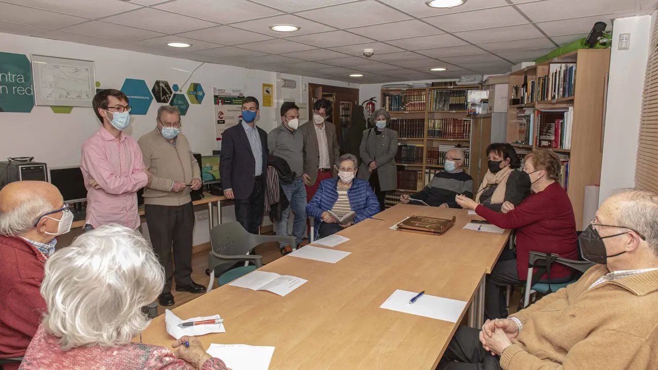 Inicio de talleres para reducir la brecha digital entre los mayores