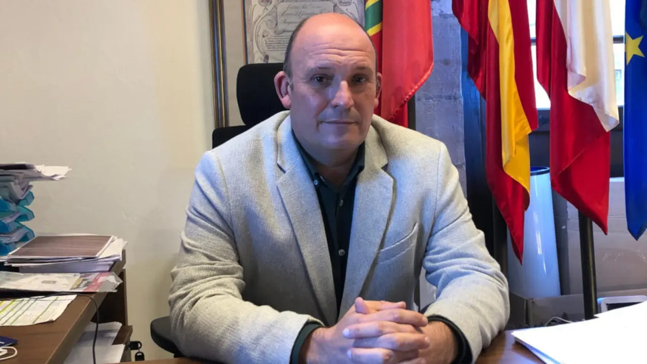 El alcalde de Santillana del Mar, Ángel Rodríguez