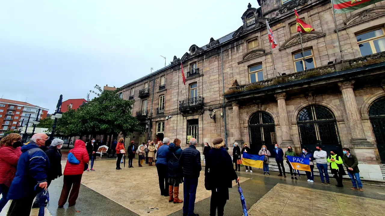Concentraci&oacute;n en Torrelavega en apoyo a Ucrania