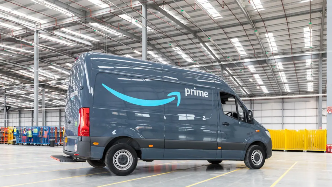 Coche de reparto de Amazon