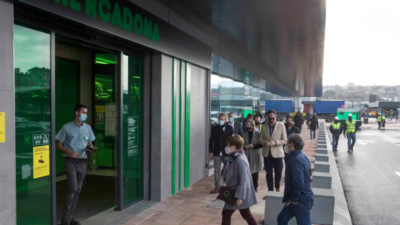Mercadona en el parque comercial Bahía Real