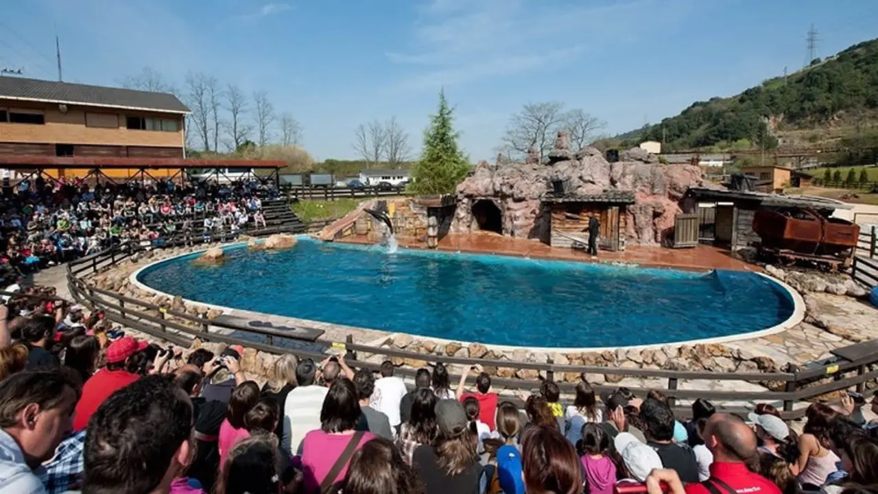 Recinto de leones marinos del parque de la Naturaleza de Cabárceno