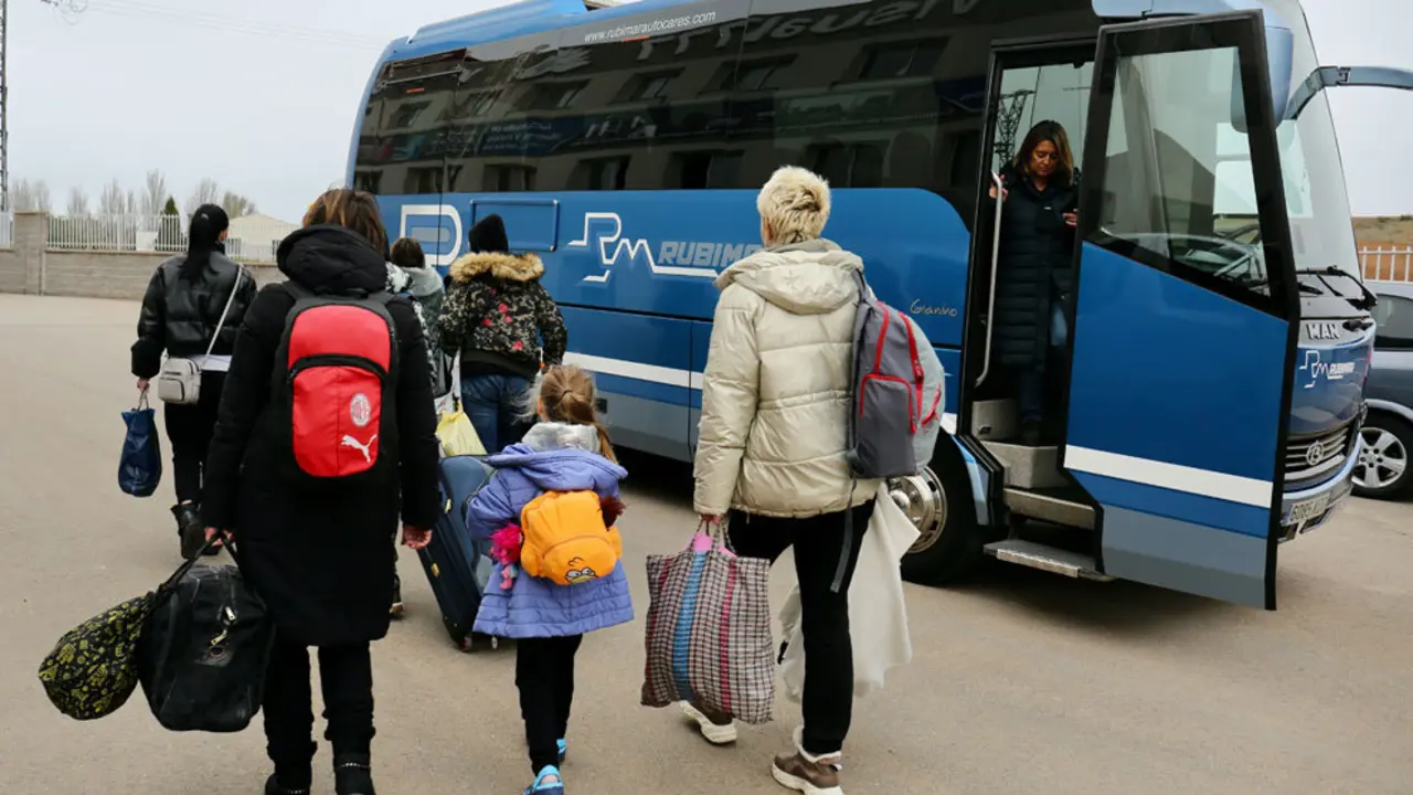 Varias personas refugiadas