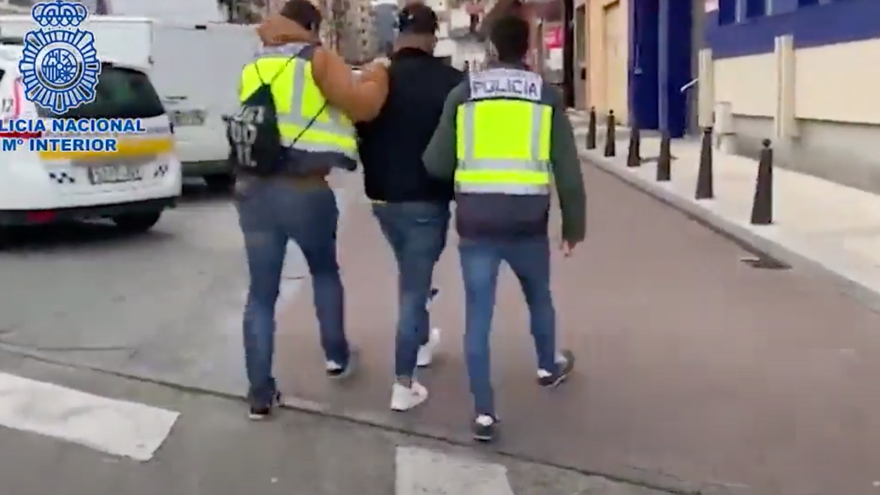 La Polic&iacute;a desarticula una organizaci&oacute;n que facilitaba la entrada irregular de migrantes