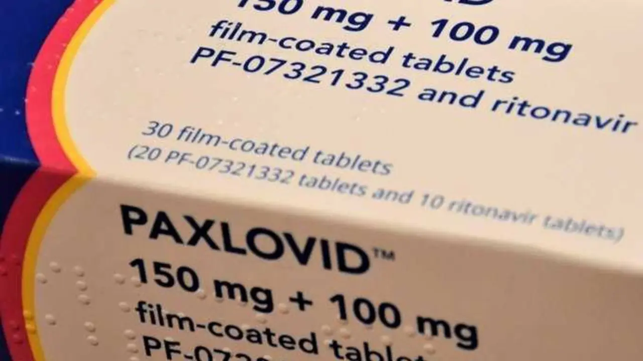  Caja del medicamento Paxlovid contra el Covid-19, que se administra vía oral