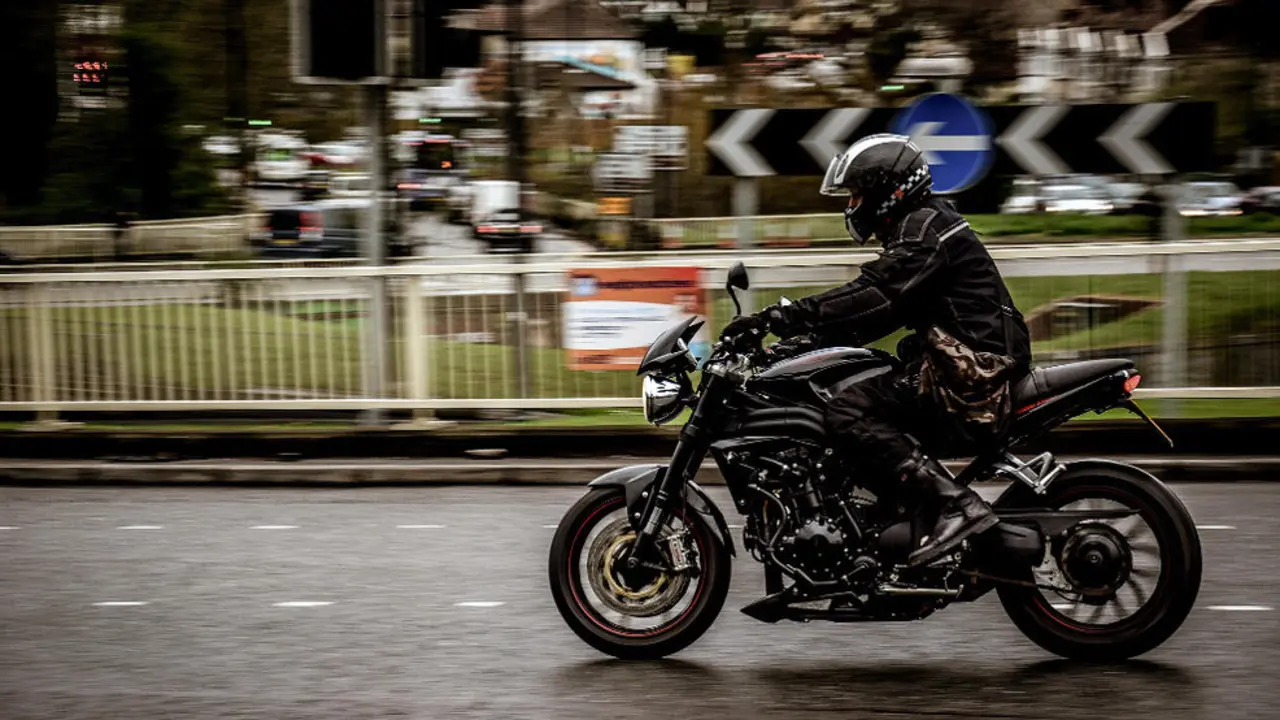 Los motoristas corren más riesgo de accidente que los vehículos