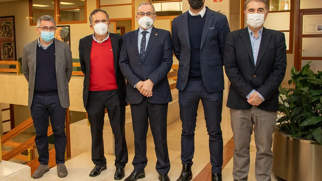 El rector de la Universidad de Cantabria,, &Aacute;ngel Pazos,y el alcalde de Torrelavega, Javier L&oacute;pez Estrada