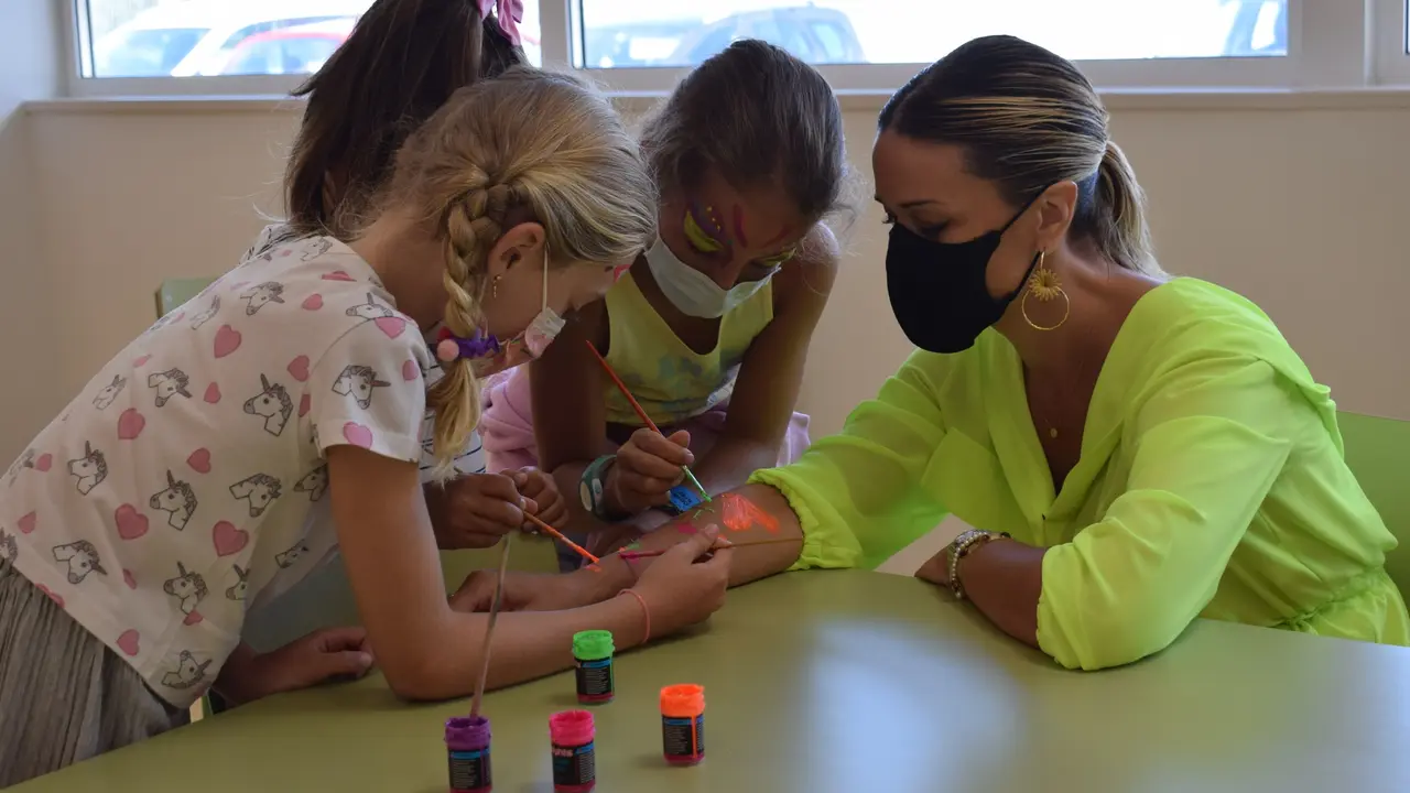 Visita al programa 'Verano de colores' de Pi&eacute;lagos. Foto| Archivo