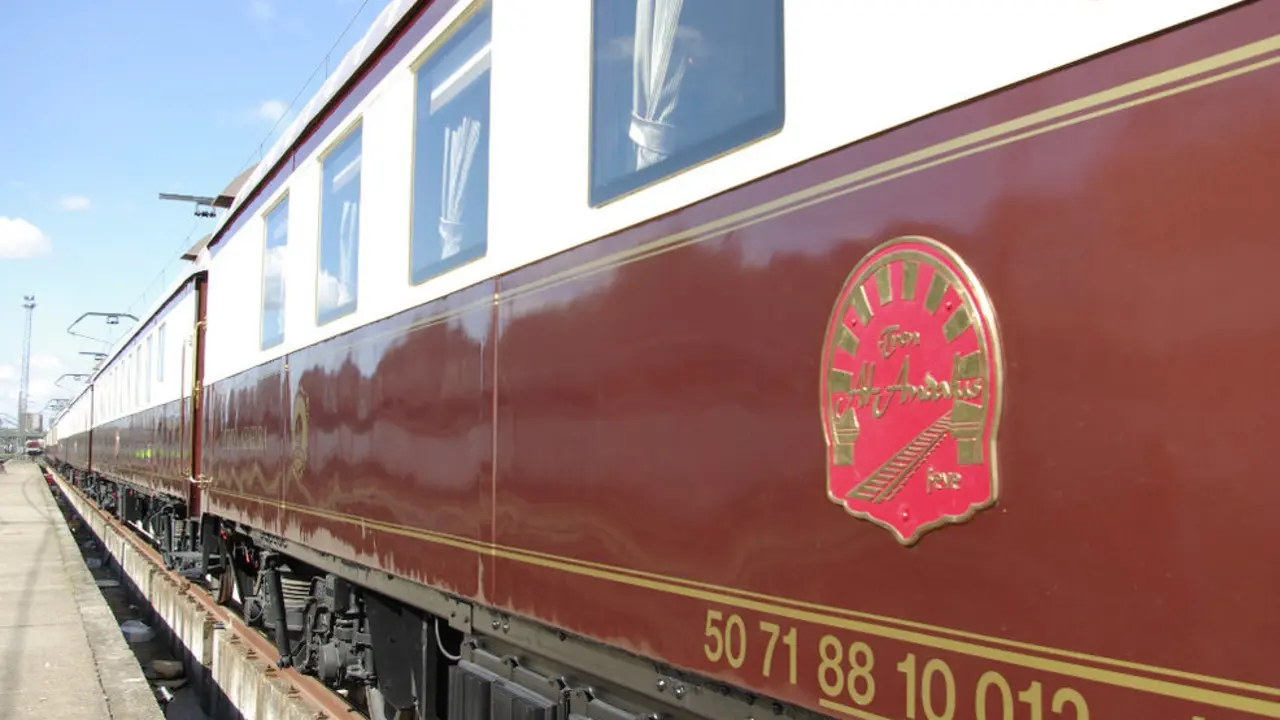 Uno de los trenes turísticos de Renfe que regresan en 2022