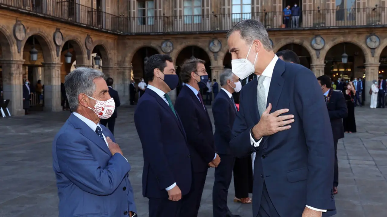 Revilla con el Rey en la Conferencia de Presidentes en Salamanca
