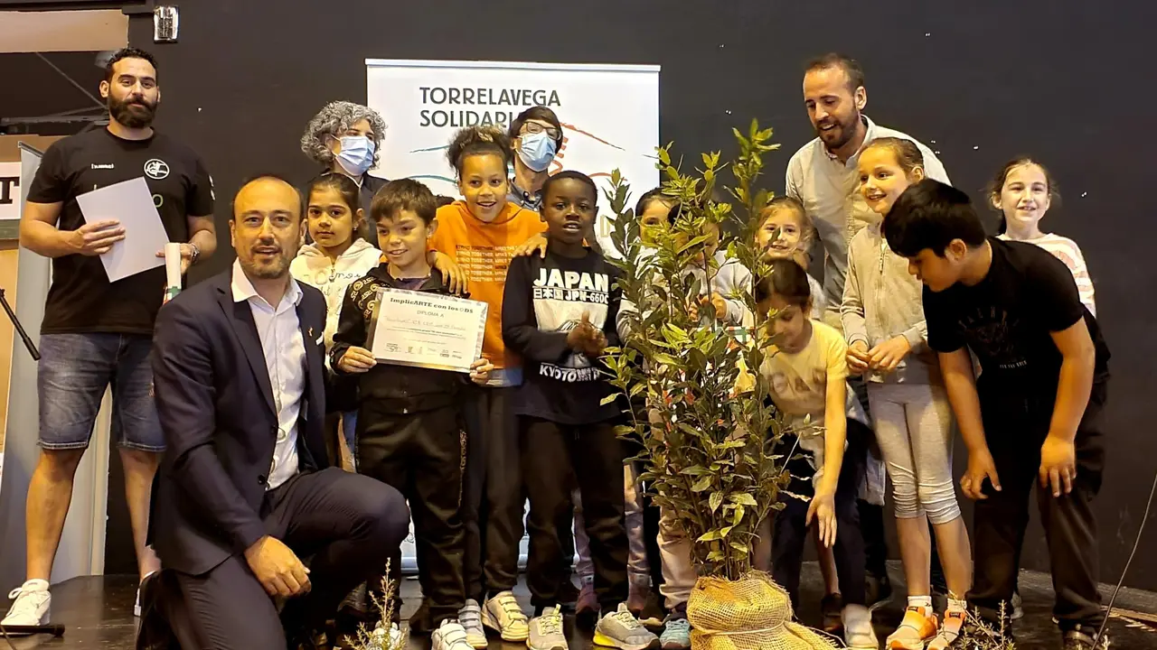 Torrelavega Solidaria entrega los premios del concurso 'ImplicARTE con los ODS'