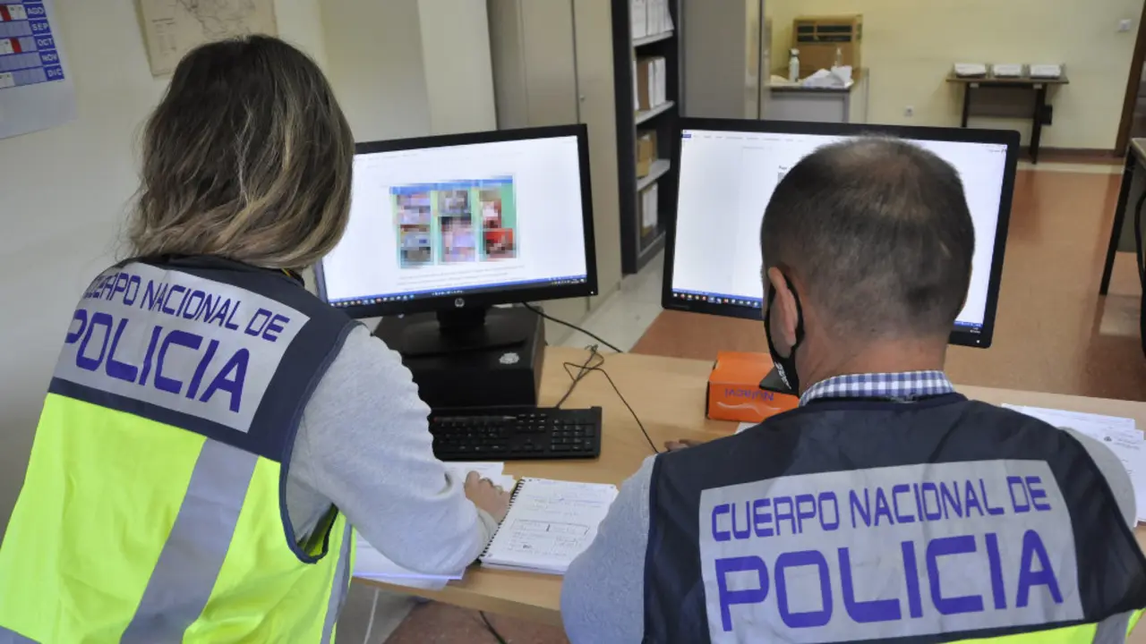 Agentes de la Policía Nacional
