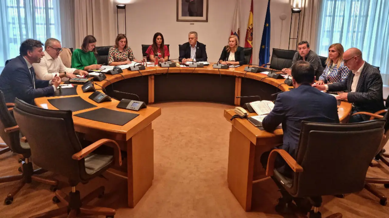 Reunión de la Mesa y la Junta de Portavoces del Parlamento tras la expulsión de Marta García del Grupo Ciudadanos