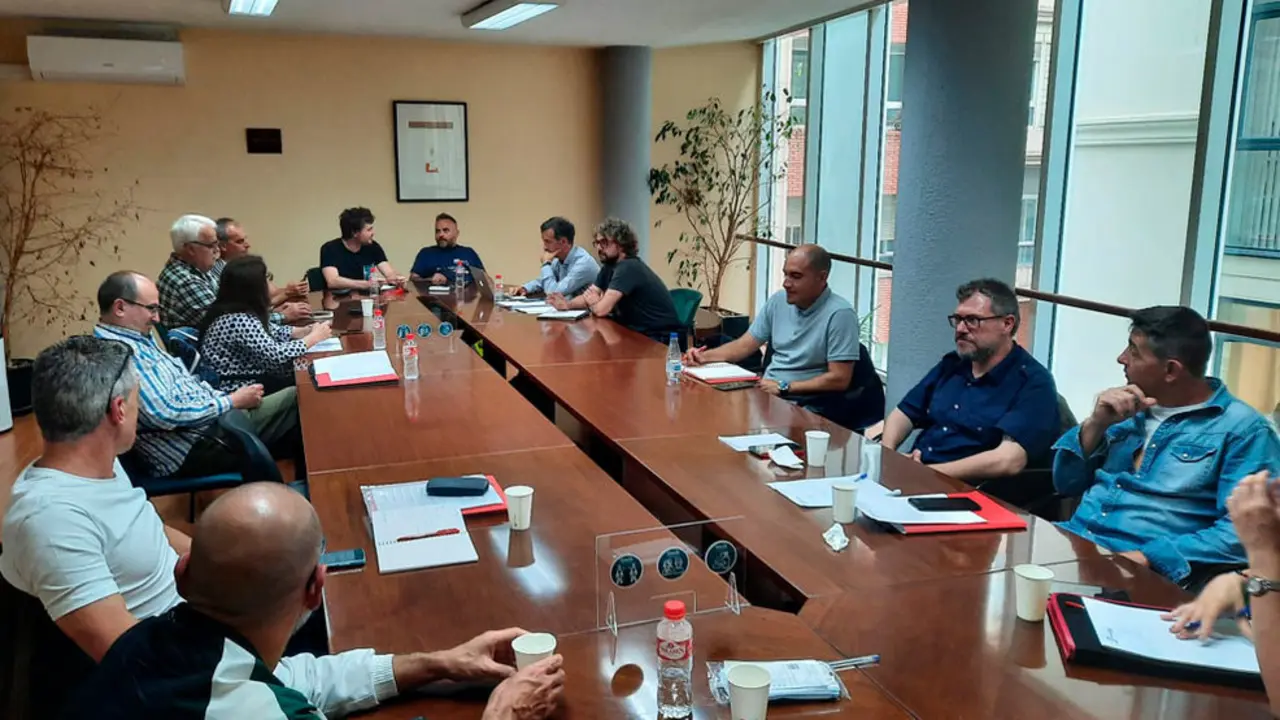 Reunión entre sindicatos y Pymetal en el ORECLA por la huelga del metal | Imagen de archivo