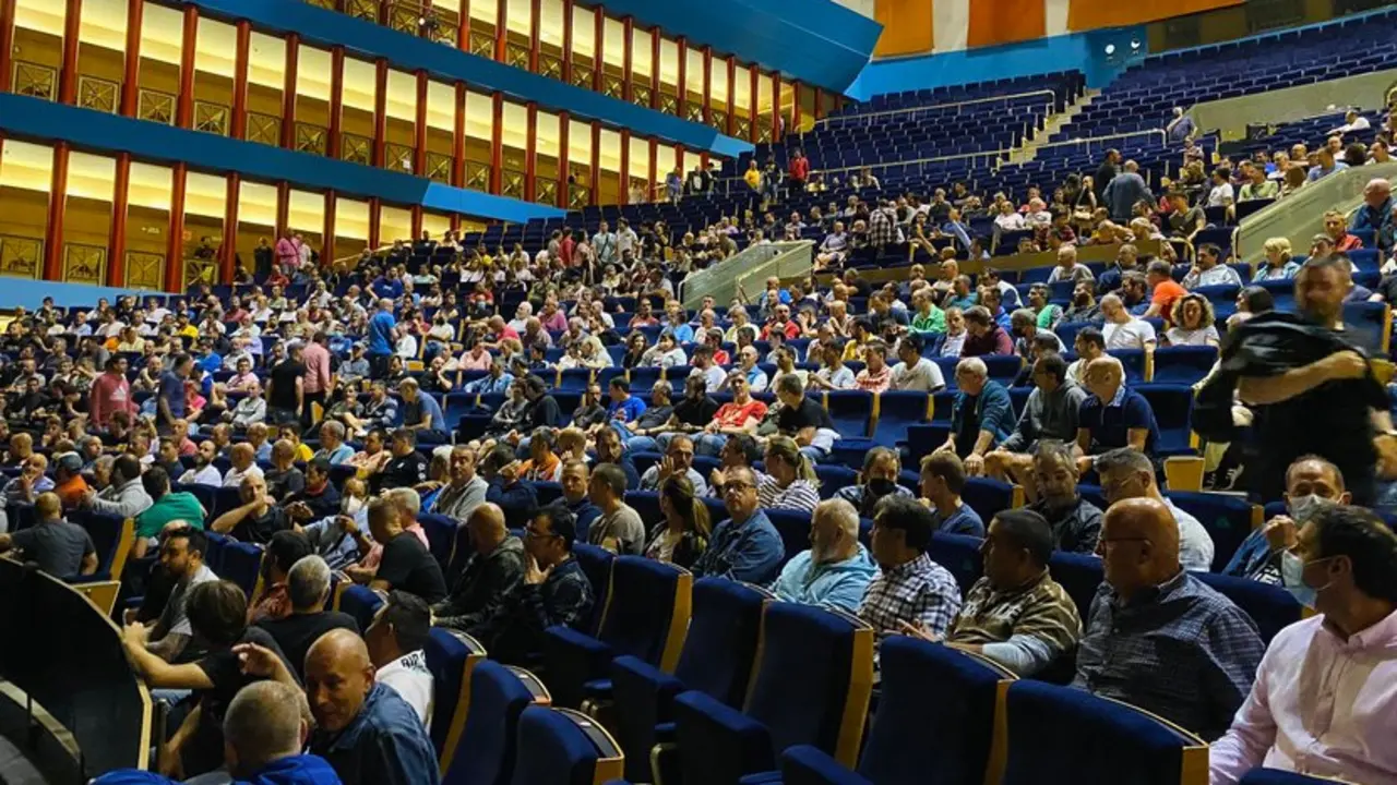 Imagen de los trabajadores del metal en la Sala Argenta del Palacio de Festivales | Foto- CCOO Twitter