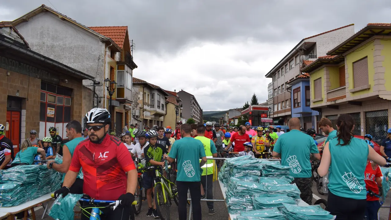 Im&aacute;gen de archivo de una edici&oacute;n anterior del D&iacute;a de la Bicicleta de Pi&eacute;lagos