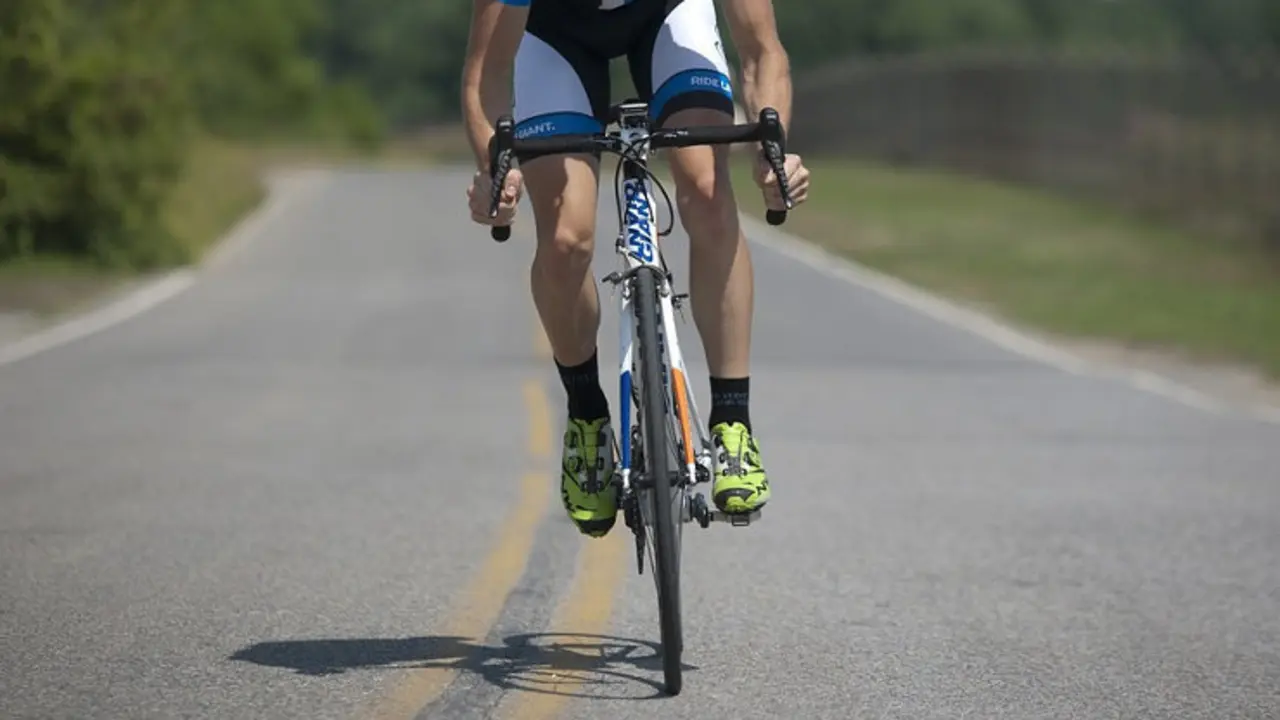 El ciclista ha sido atropellado en la salida de Ambrosero