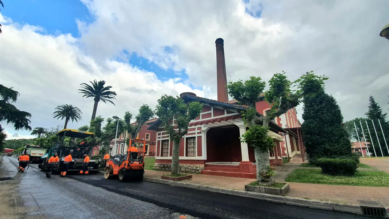 Trabajos del plan de asfaltado en La Lechera