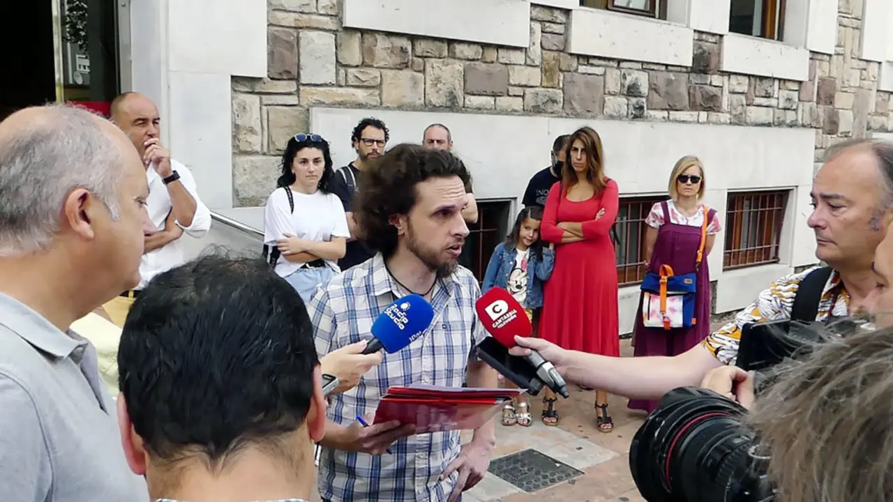Declaraciones de los miembros de En Torrelavega No Se Toca para pedir una ordenanza que regule eventos culturales pequeÃ&plusmn;os. EN TORRELAVEGA NO SE TOCA 12:8:2022