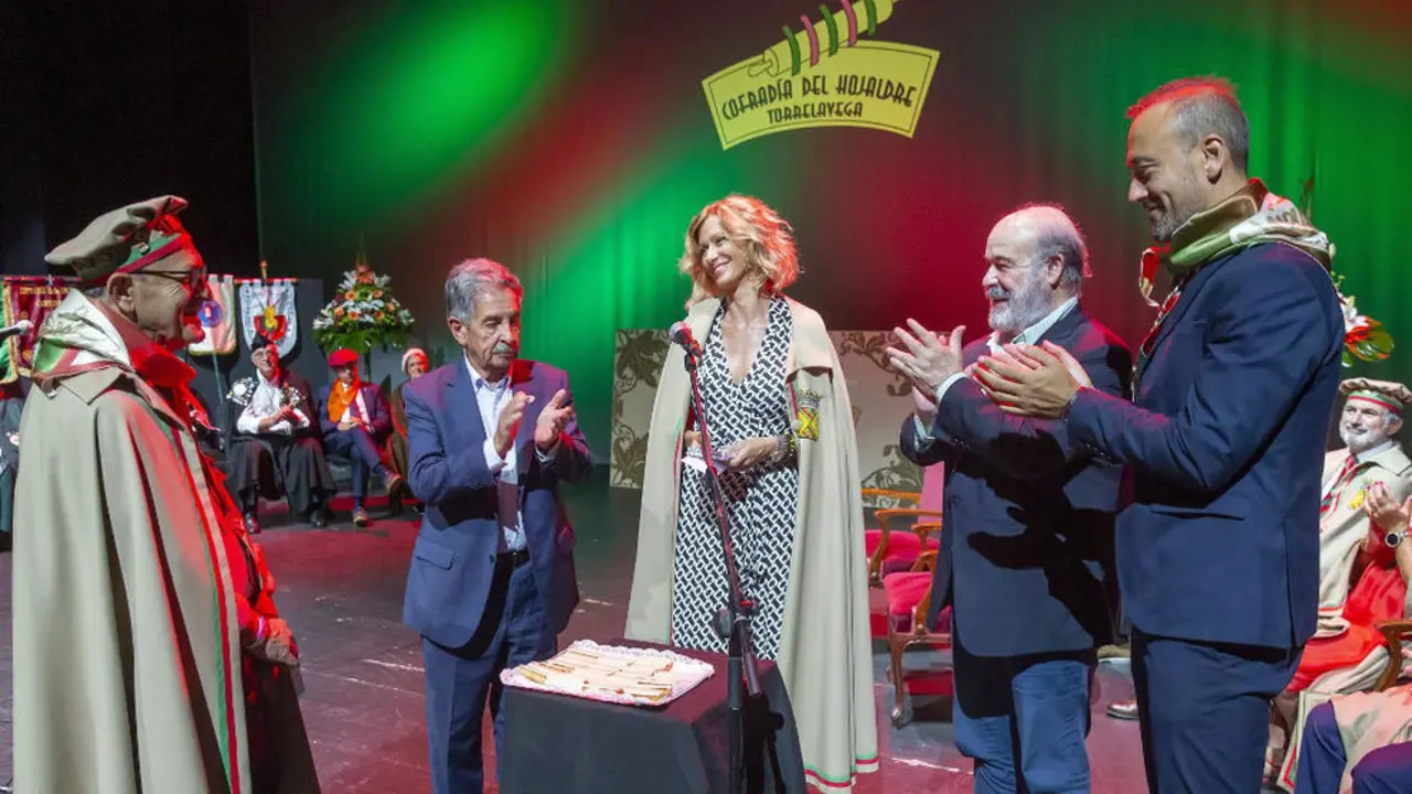 Nombramiento a Susana Griso como cofrade de honor