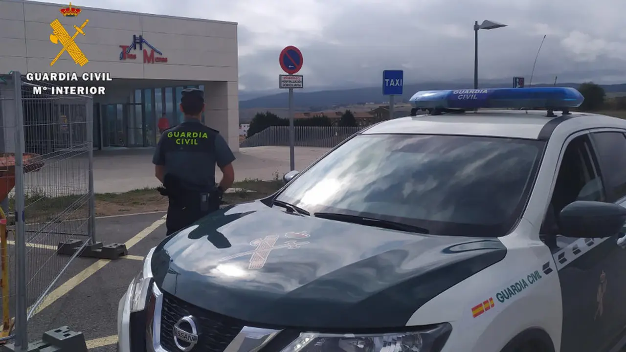 La Guardia Civil investiga a un hombre y una mujer por las agresiones en el Hospital Tres Mares y el centro de salud Campoo Los Valles