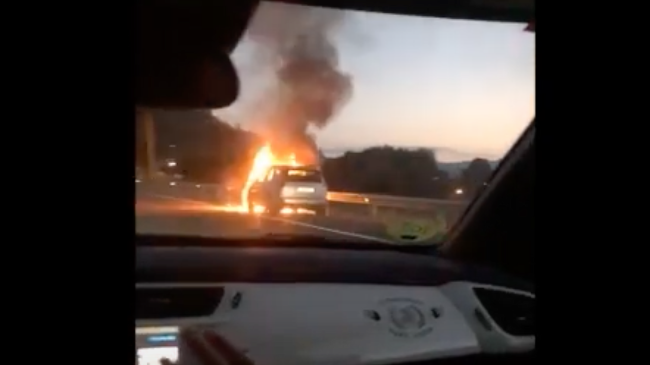 Incendio en la autov&iacute;a A 671
