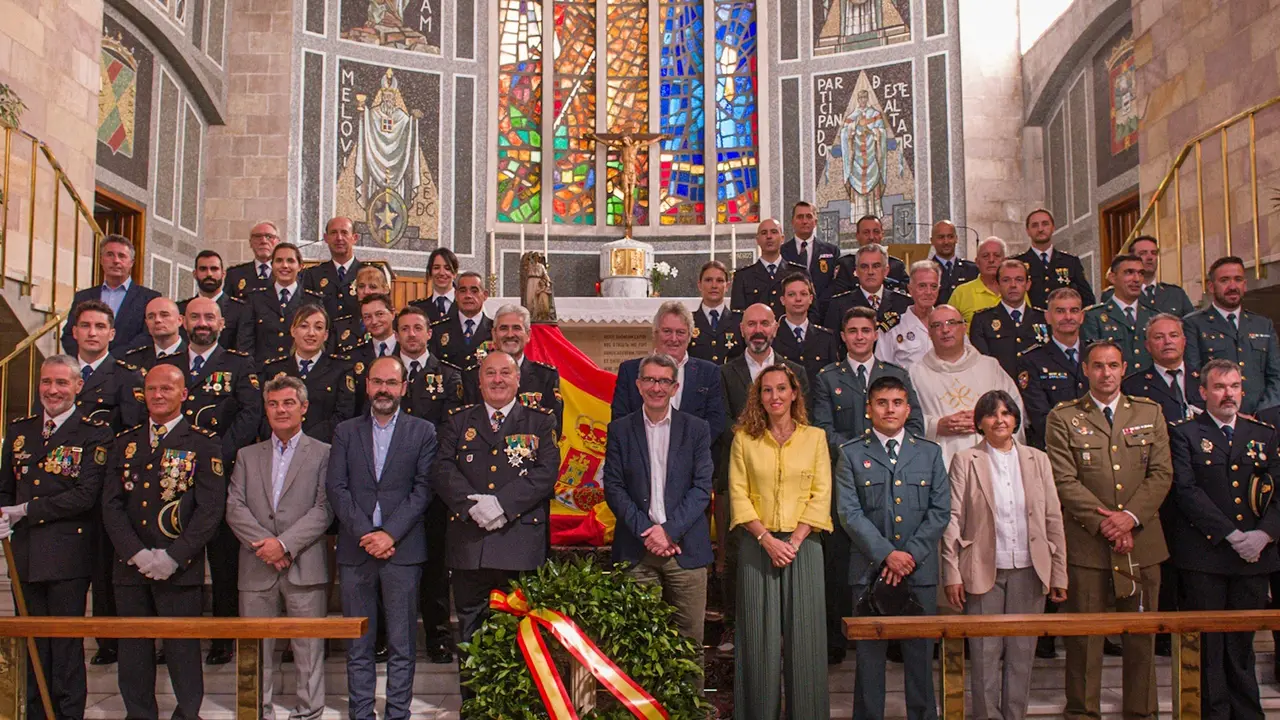 La Polic&iacute;a Nacional celebra en Torrelavega la fiesta de sus patronos los &Aacute;ngeles Custodios