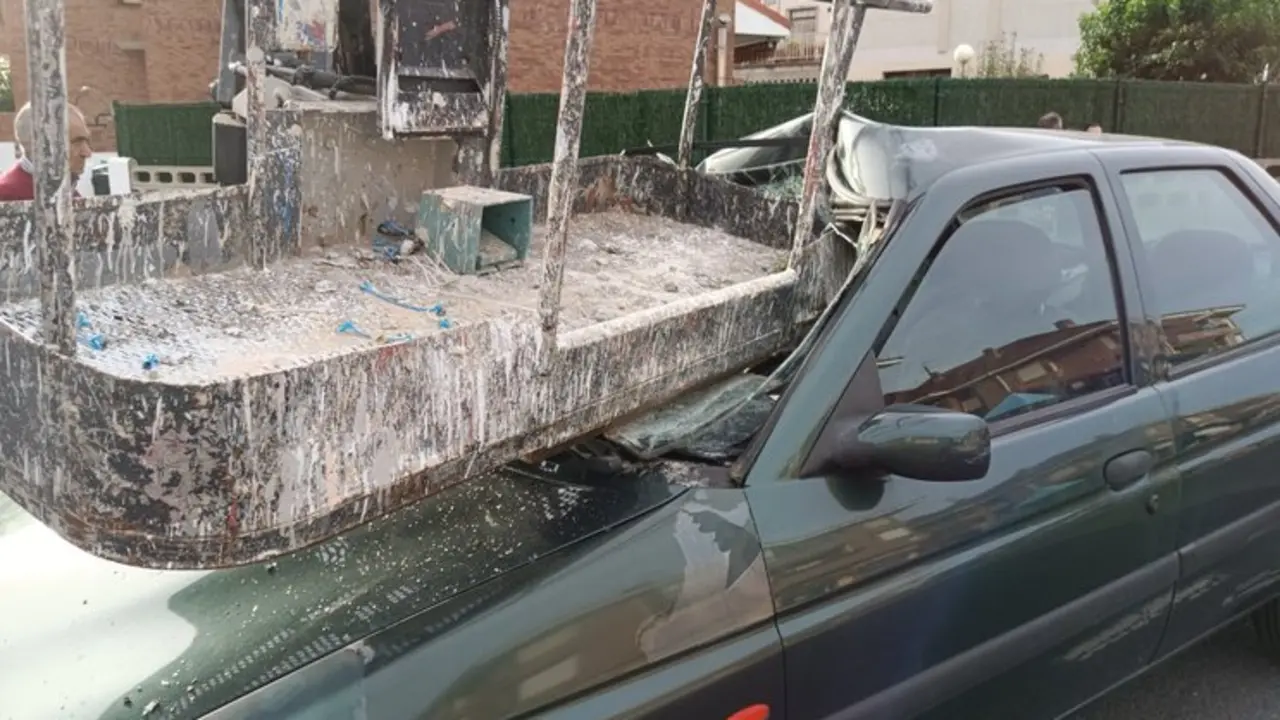 Imagen del vehículo accidentado en Argoños