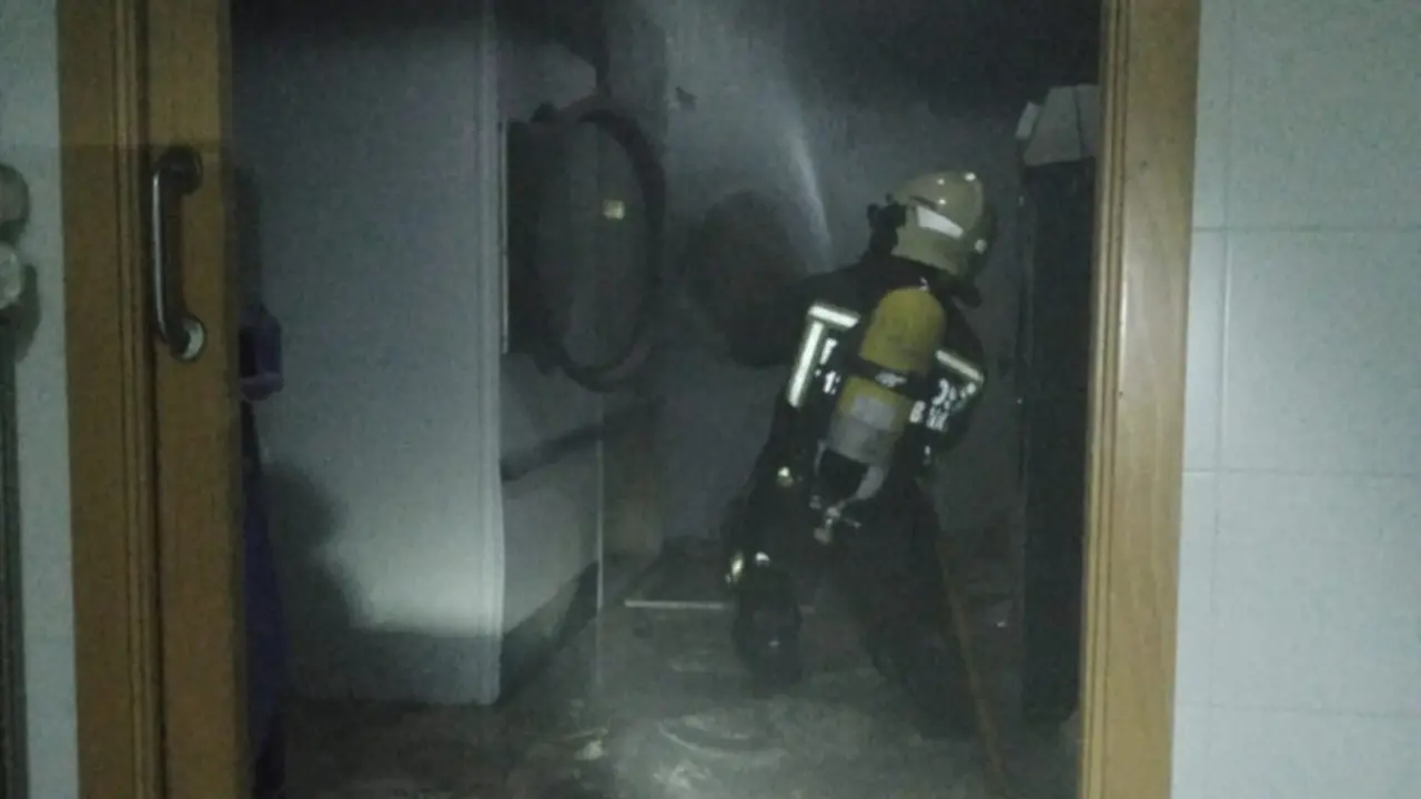 Los bomberos acudieron al lugar de los hechos