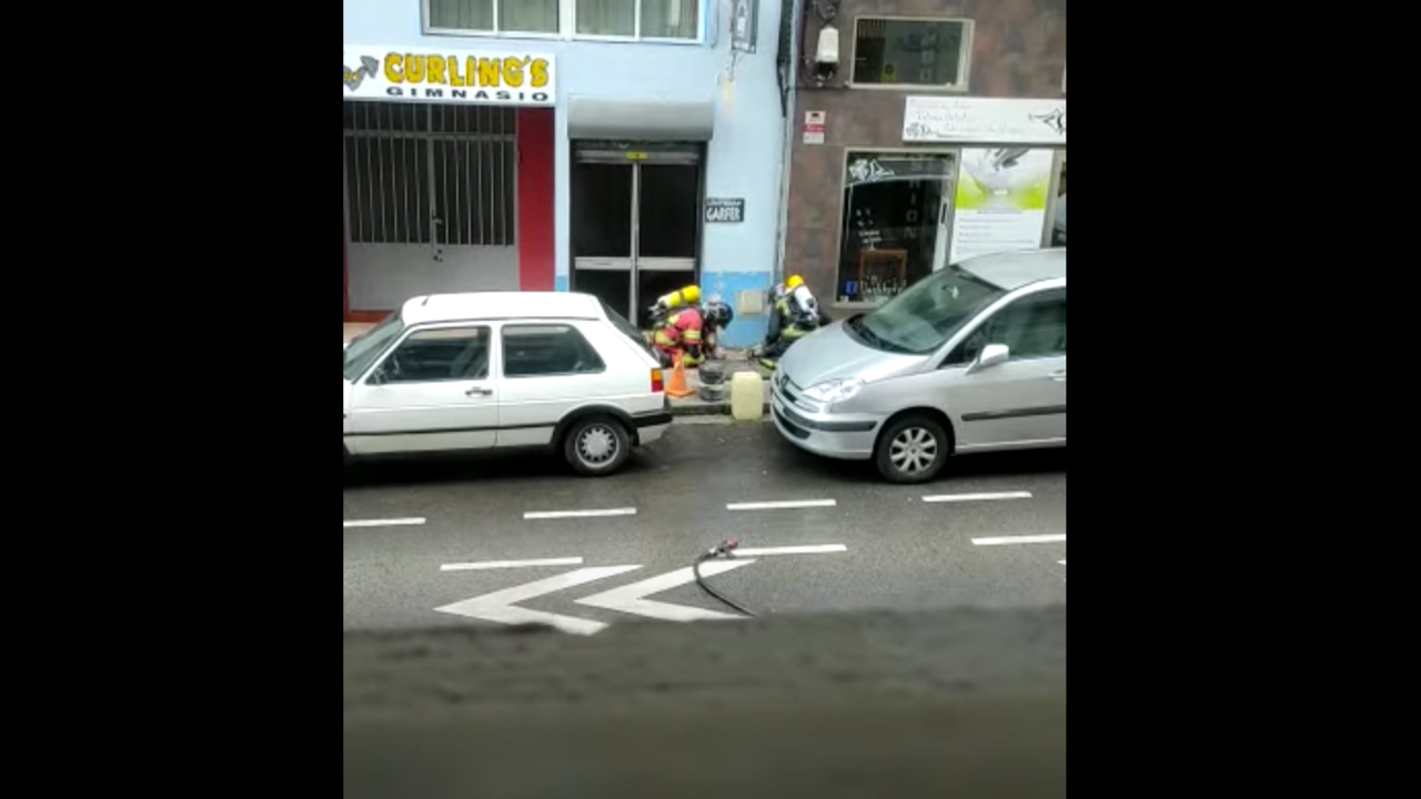 Un escape de gas desaloja a vecinos de una c&eacute;ntrica calle de Torrelavega