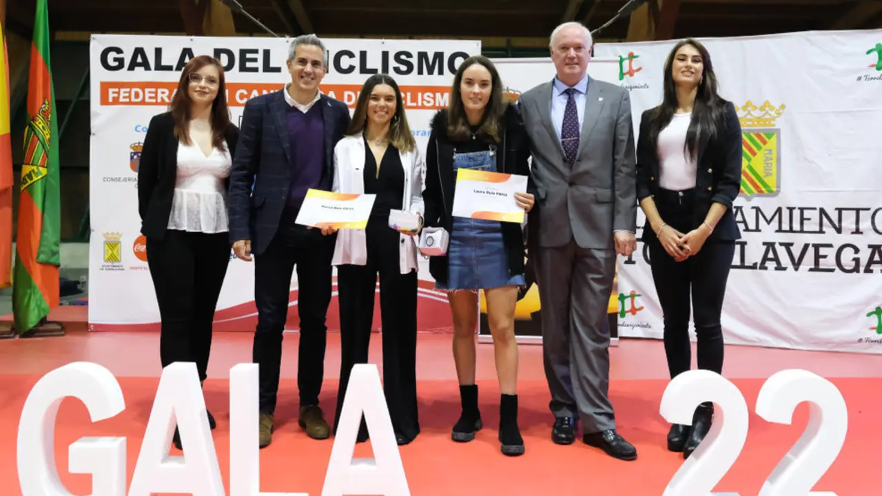 El vicepresidente y consejero de Universidades, Igualdad, Cultura y Deporte, Pablo Zuloaga, asiste a la Gala del Ciclismo Cántabro.