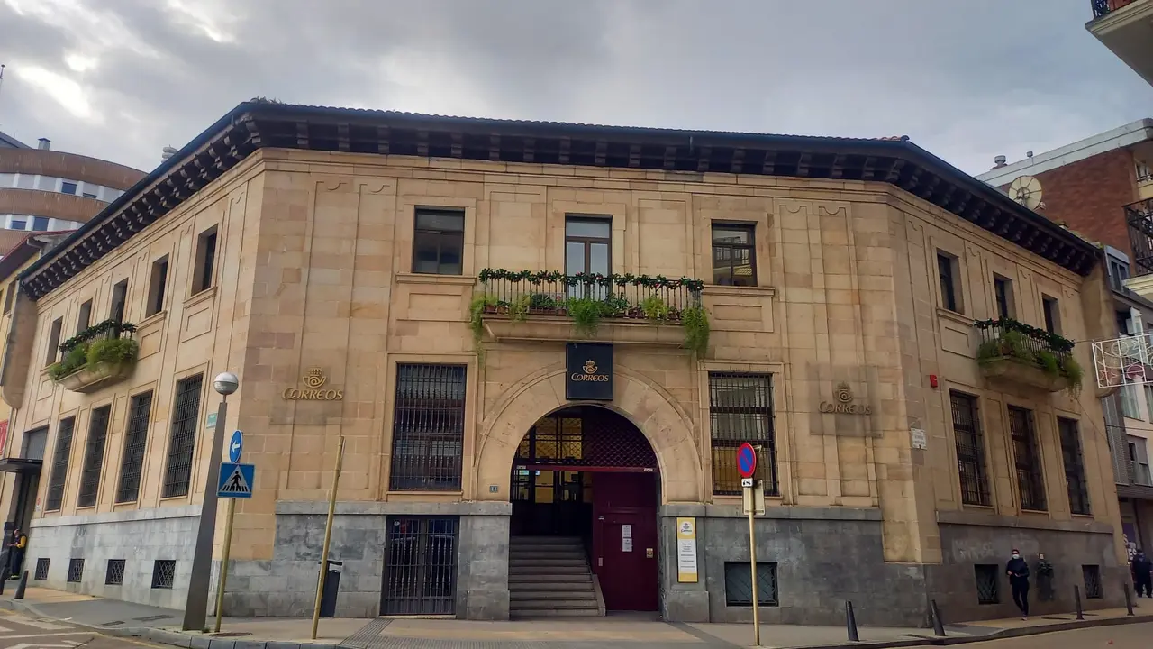 Oficina de Correos en Torrelavega
