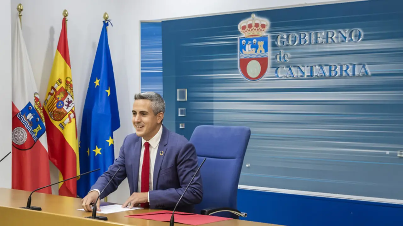 El vicepresidente y consejero de Universidades, Igualdad, Cultura y Deporte, Pablo Zuloaga, informa de los acuerdos del Consejo de Gobierno | Foto de archivo